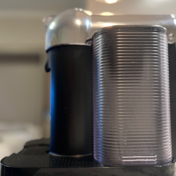 Nespresso VertuoLine Coffee Machine - Excellent Condition - Picture 2 of 4